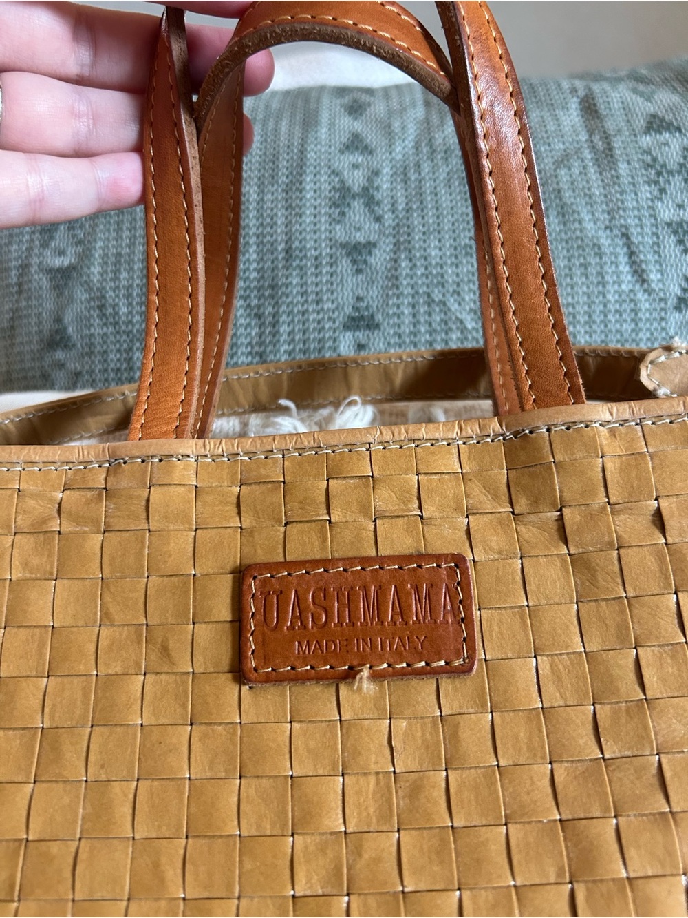 Uashmama - Woven Leather Shoulder Bag in Camel Brown - Picture 4 of 8